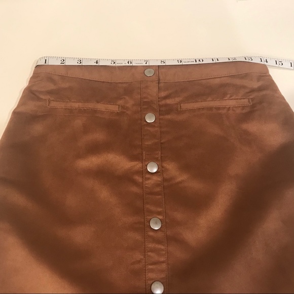 Faux suede buttoned skirt - Picture 2 of 5